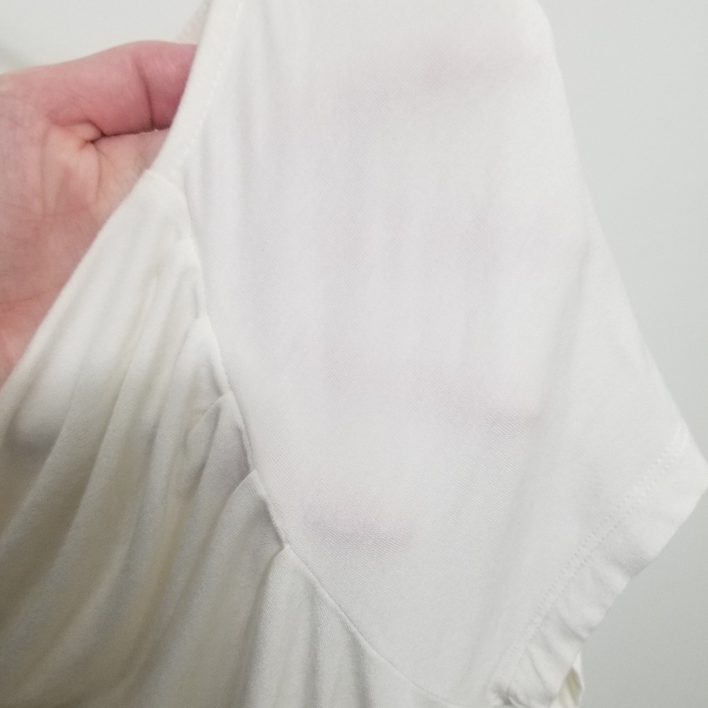 Lovely white blouse - Picture 2 of 4